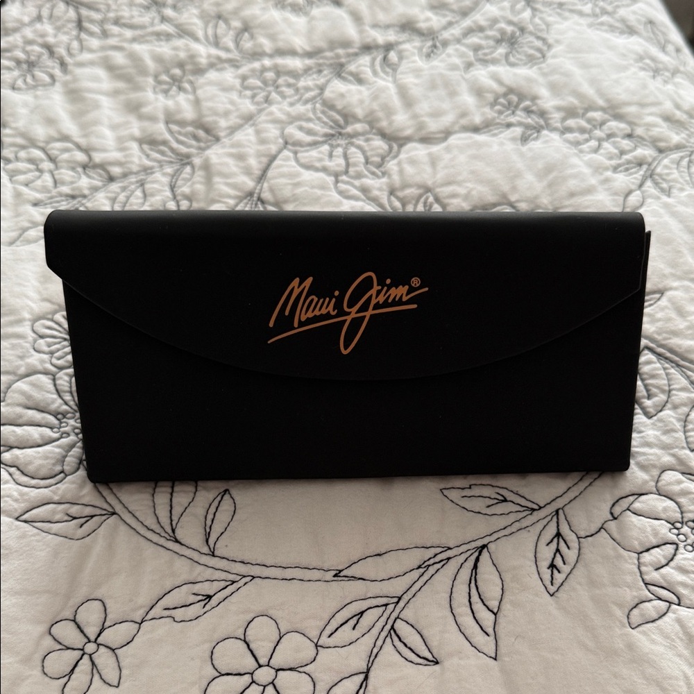 New Maui Jim Black Sunglasses Holder and sunglasses - Picture 7 of 8